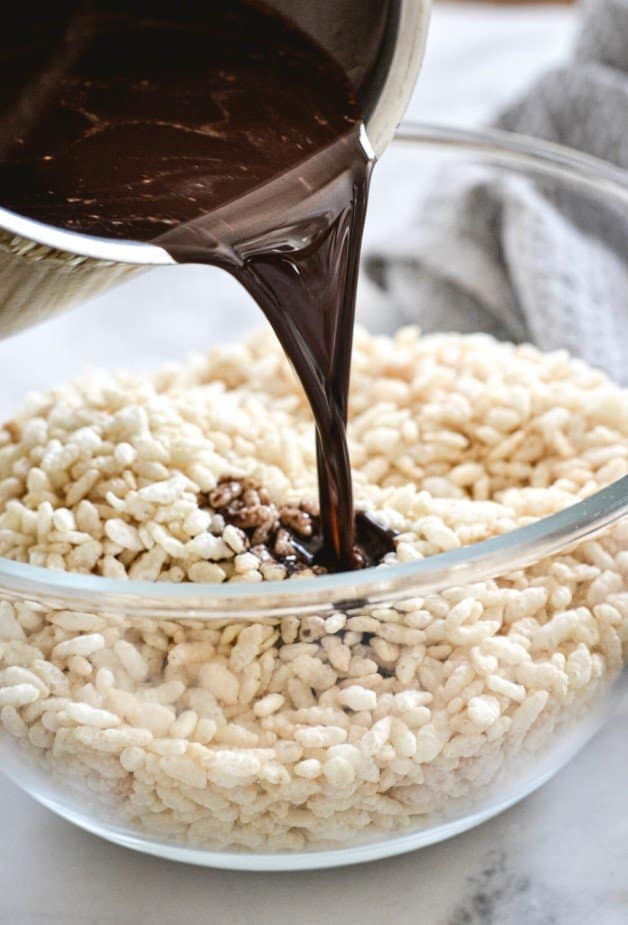 chocolate-coconut-oil-mixture-poured-over-rice-bubbles