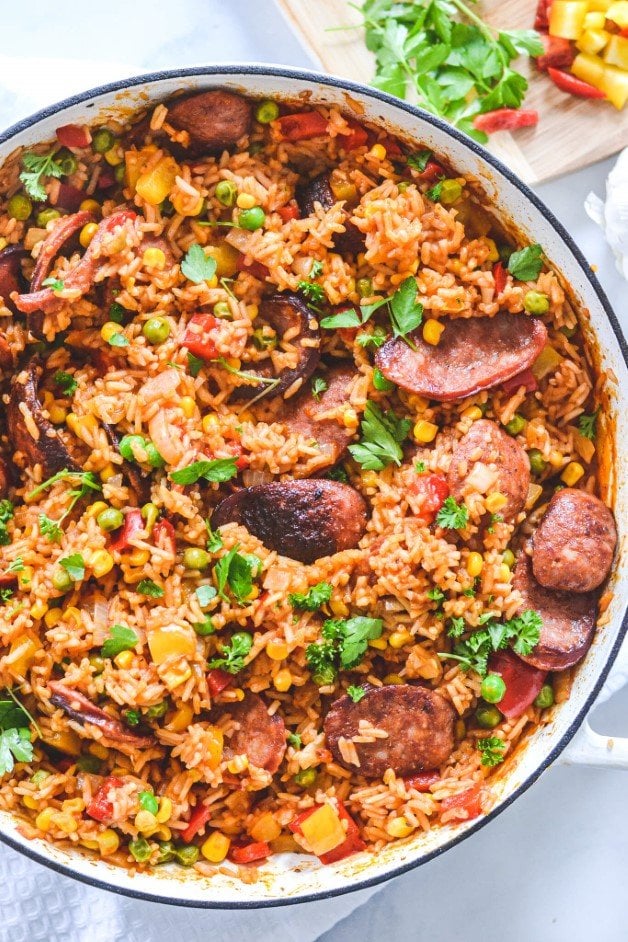 finished-rice-with-chorizo-in-white-pan