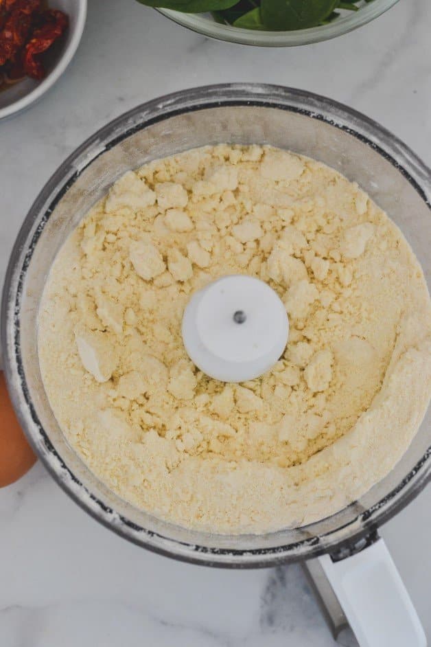 muffin-mixture-in-food-processor