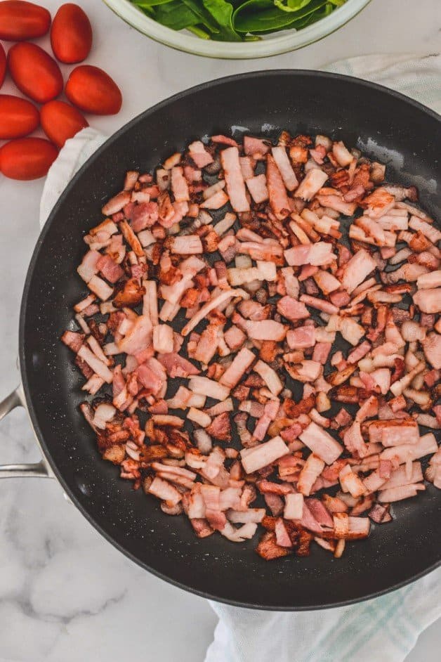 fried-bacon-in-black-pan
