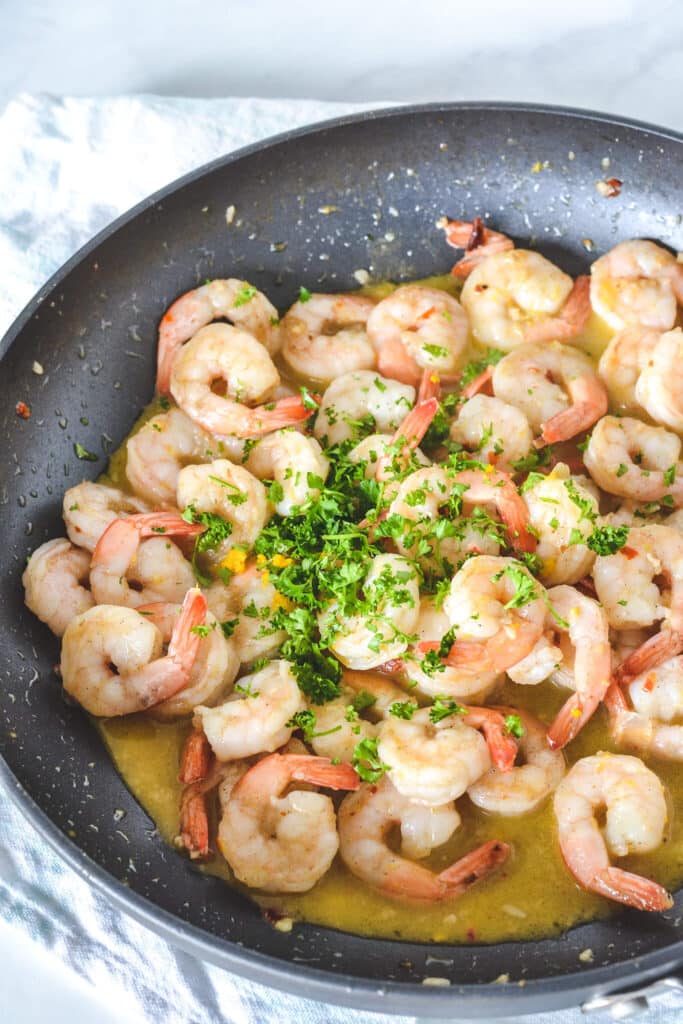 garlic-butter-prawns-in-pan