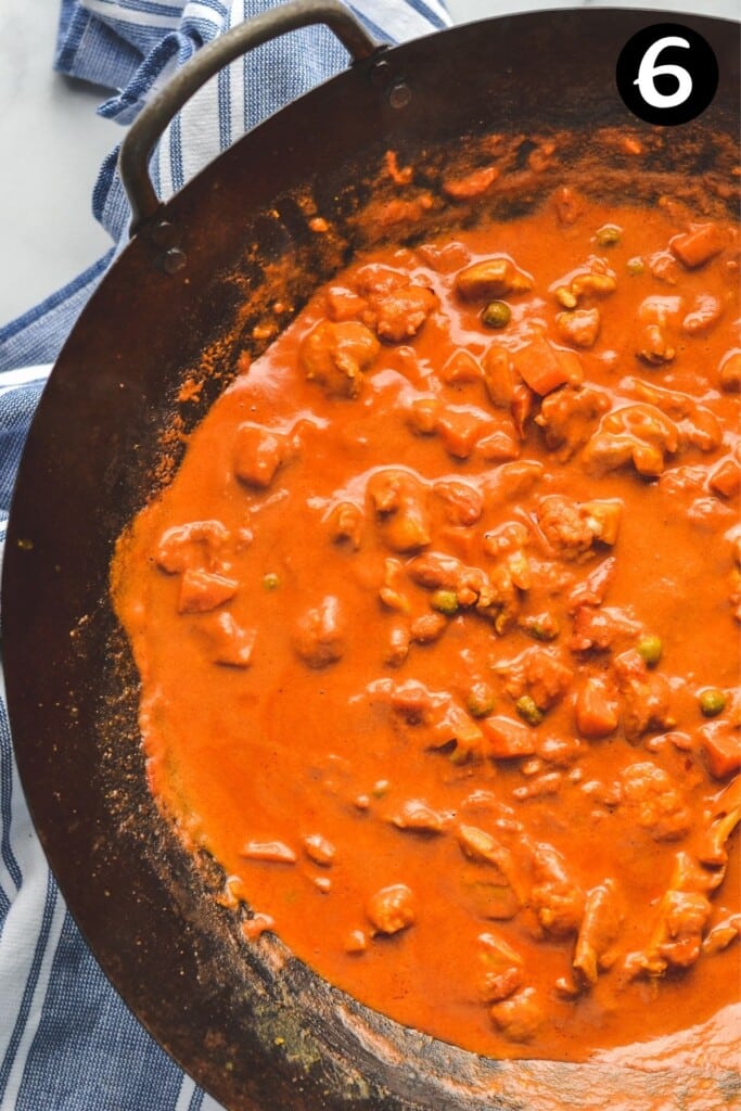 finished chicken tikka masala in a wok