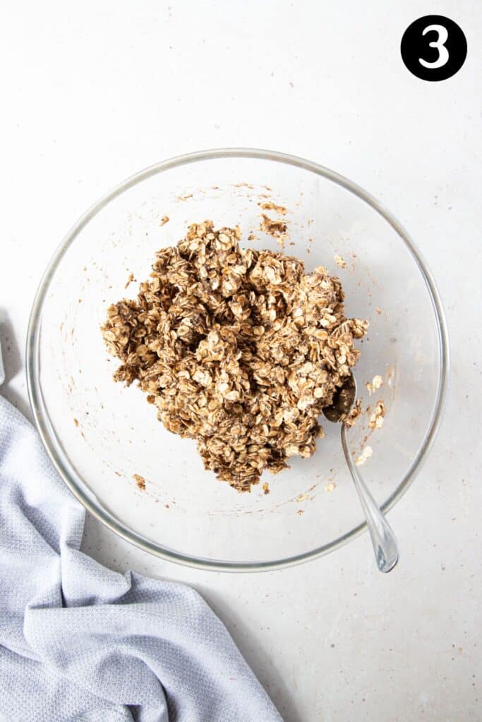 oat cookie mixture in a glass bowl.