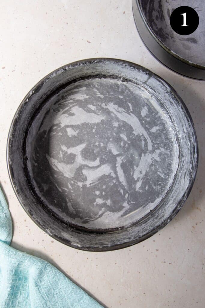 baking trays lined with paper on the bottom and dusted with flour.