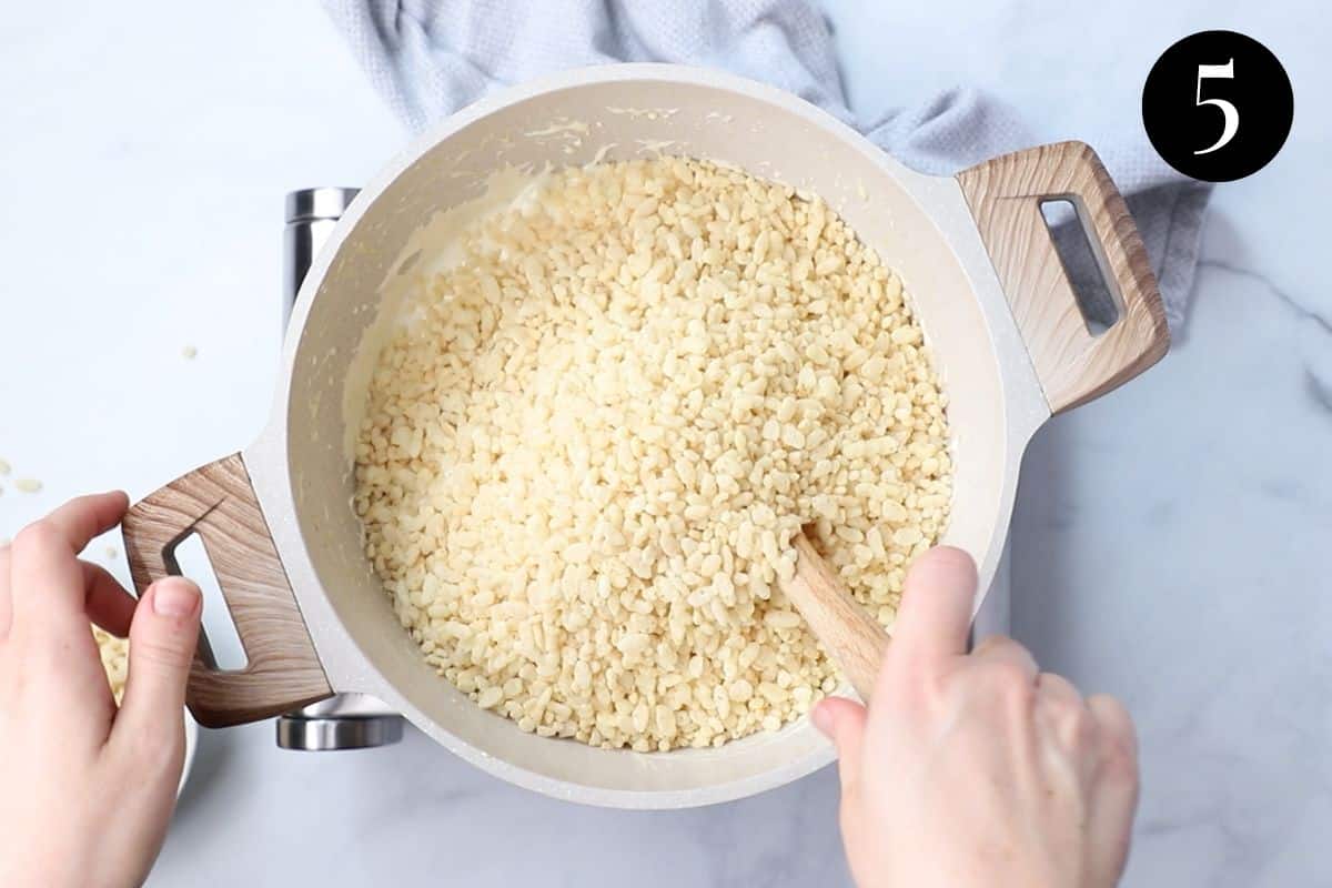 Rice Bubbles and marshmallows in a pot.